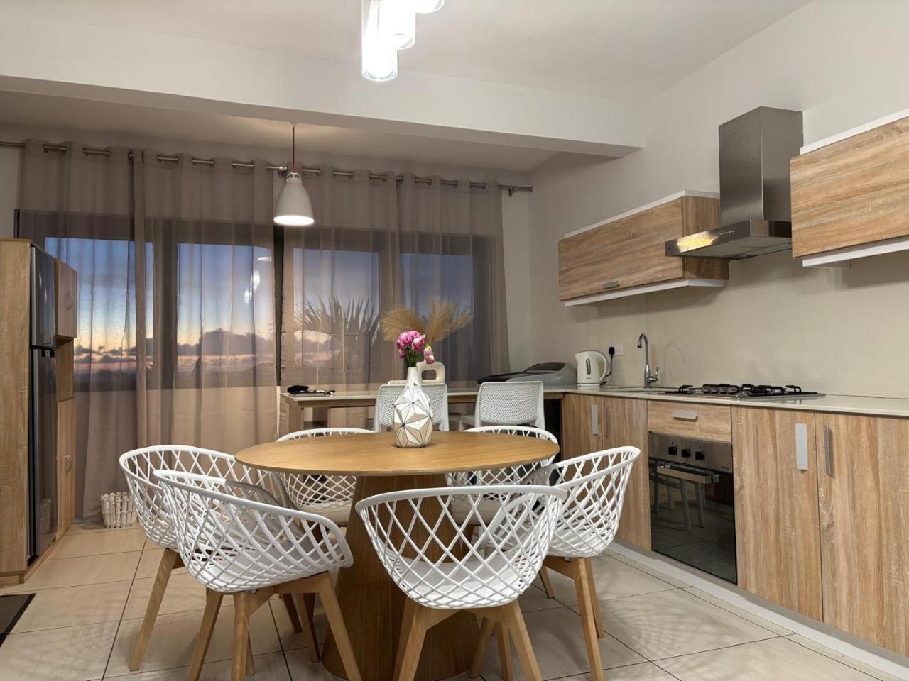 Stunning 3-Bedroom Apartment With Private Rooftop Terrace & Gorgeous Pool Flic-en-Flacq Dış mekan fotoğraf